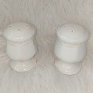 MIKASA Stoneware French Countryside Salt Pepper